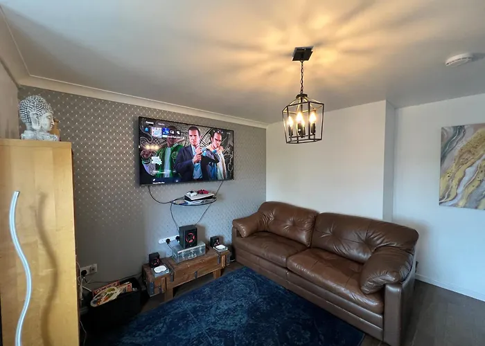 Numero Uno Detached Aparthouse 7 Bedroom Hot Tub Wifi Parking Contractors And Group Friendly Newcastle upon Tyne